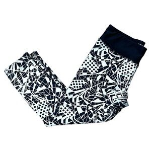 Betsey Johnson- Black / Silver Print Capri Legging Workout Pants- Size M